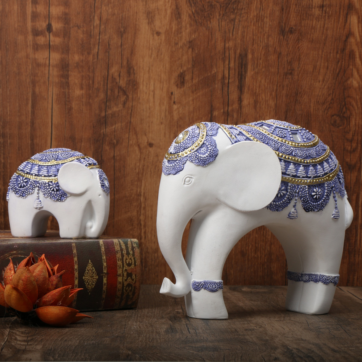 Blue and White Trunk-Up Elepha - Home Decor Deals recension och pris